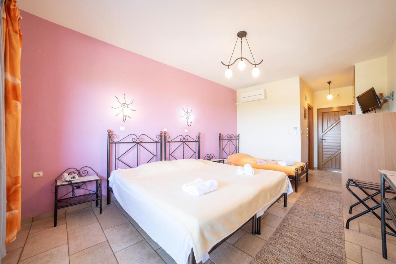 Hotel Erodios Lithótopos エクステリア 写真